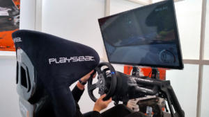 Playseat et Thrustmaster s'étaient associés pour des cockpits de présentation sur Dirt 4 et F1 2017