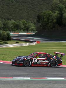 Cédric dans sa Porsche en entraînement sur iRacing à la chicane de Spa Francorchamps